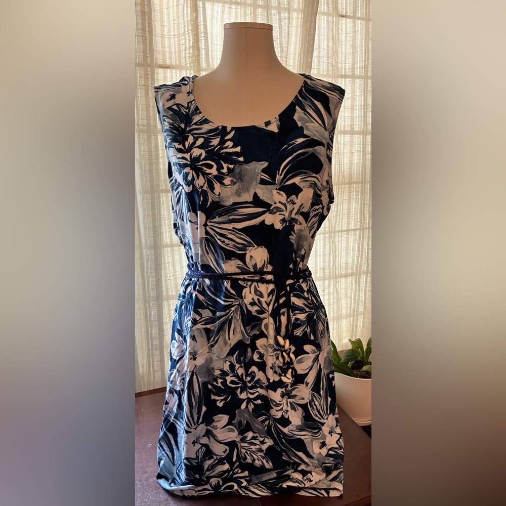 Sleeveless Navy and White Floral Belted Dress